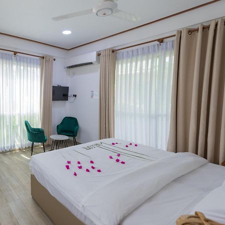 Nihaali Maldives Otel Kudarikilu Dış mekan fotoğraf